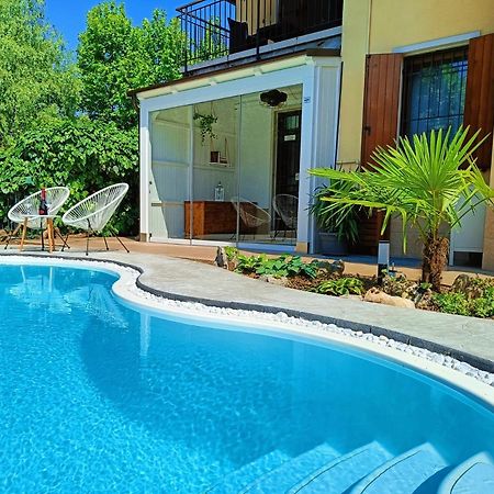 Picnic Room And Pool Castelnuovo del Garda Exterior photo