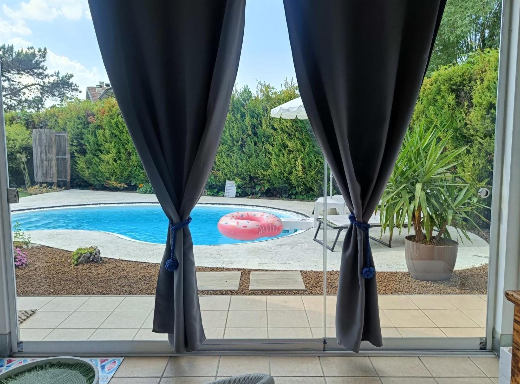 Picnic Room And Pool Castelnuovo del Garda Exterior photo